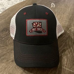 ARIZONA COYOTES ADJUSTABLE HAT TRICK BADGE HAT TRUCKERS MESH BACK CAP!